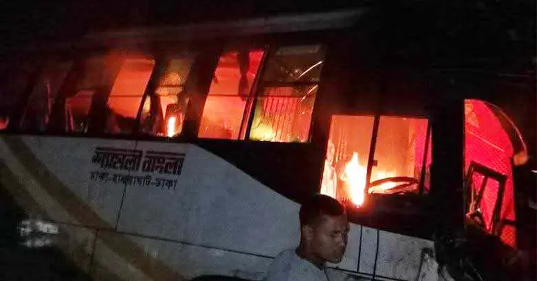 ময়মনসিংহের ফুলপুরে বাস-মাহেন্দ্র সংঘর্ষে নিহত ৬